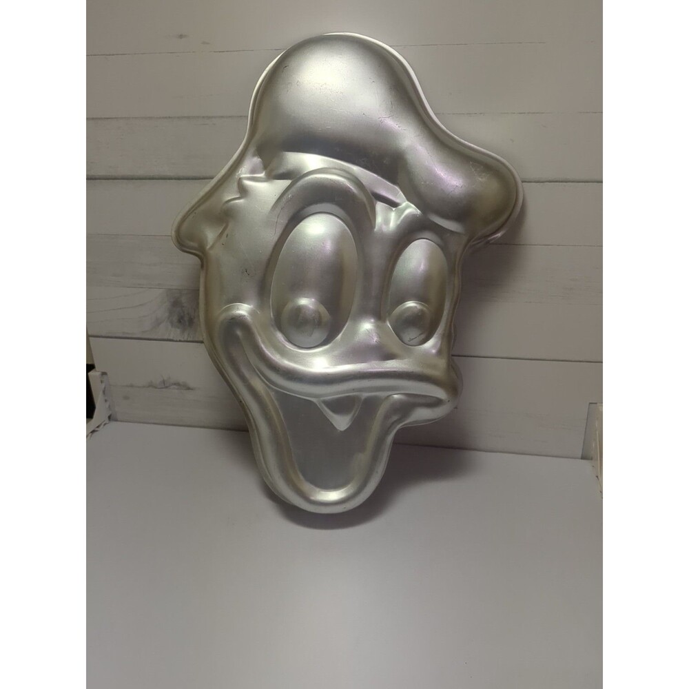 Vintage Walt Disney Donald Duck Cake pan by Wilton 515-507